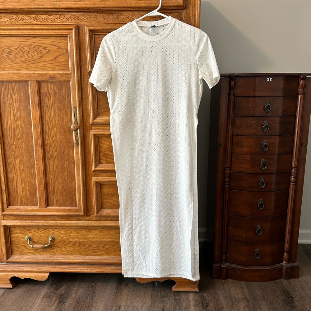 White stretch lace look short sleeve long tunic style top by SHEIN.